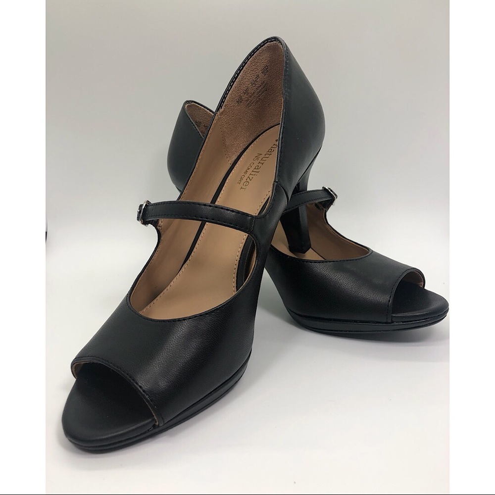 ❤️Naturalizer black peep toe heels